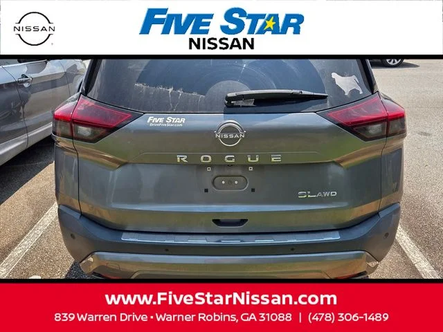 Used 2023 Gray Nissan SL image 8
