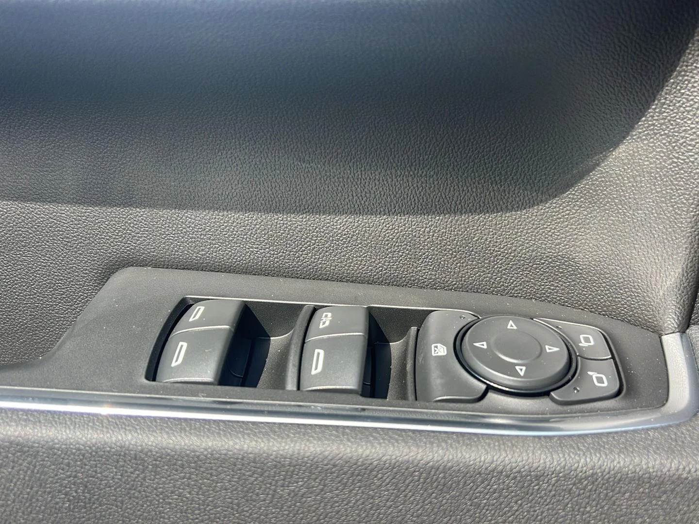 2026 Chevrolet Silverado 1500 LT - Photo 13