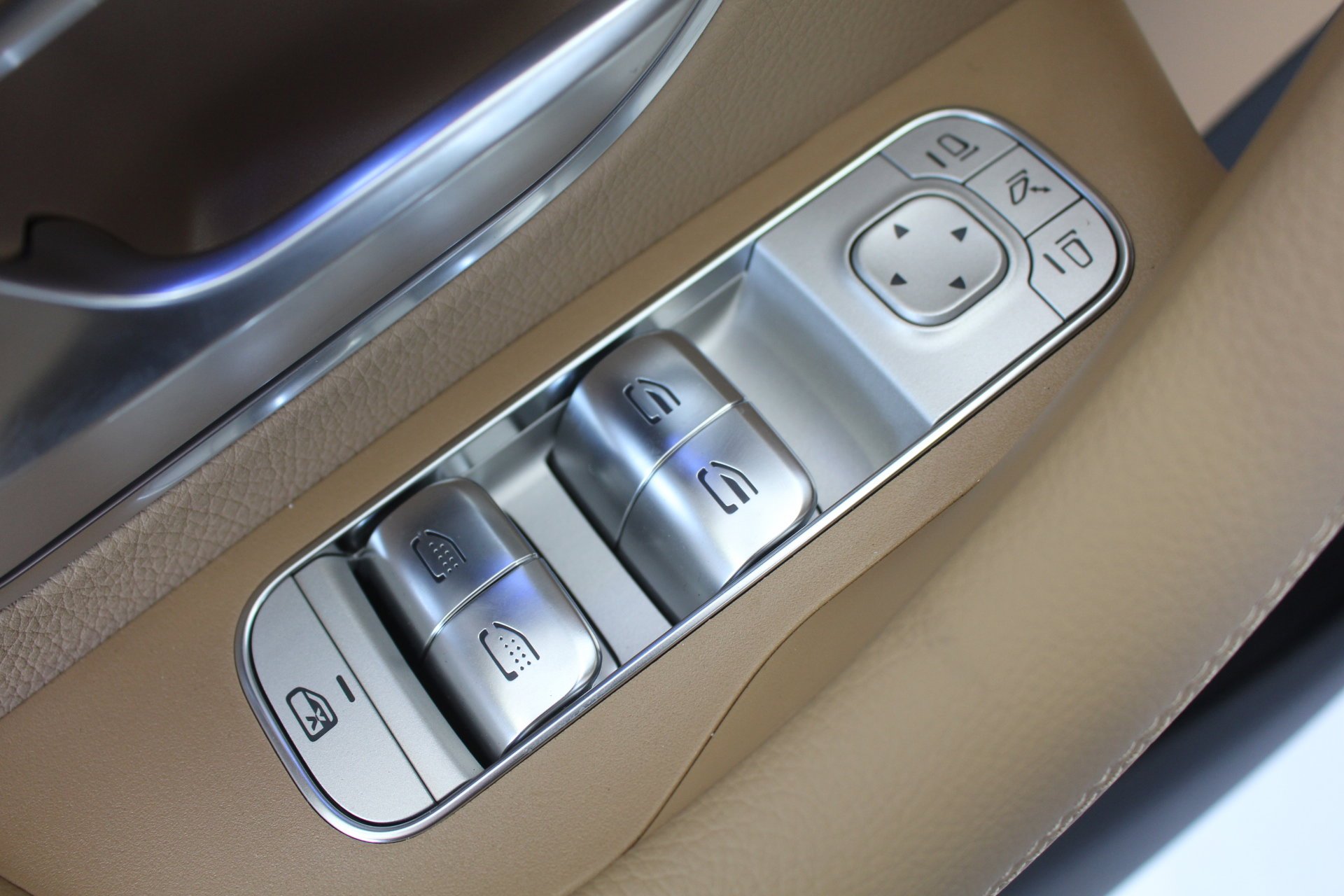 2026 Mercedes-Benz GLS Base - Photo 49