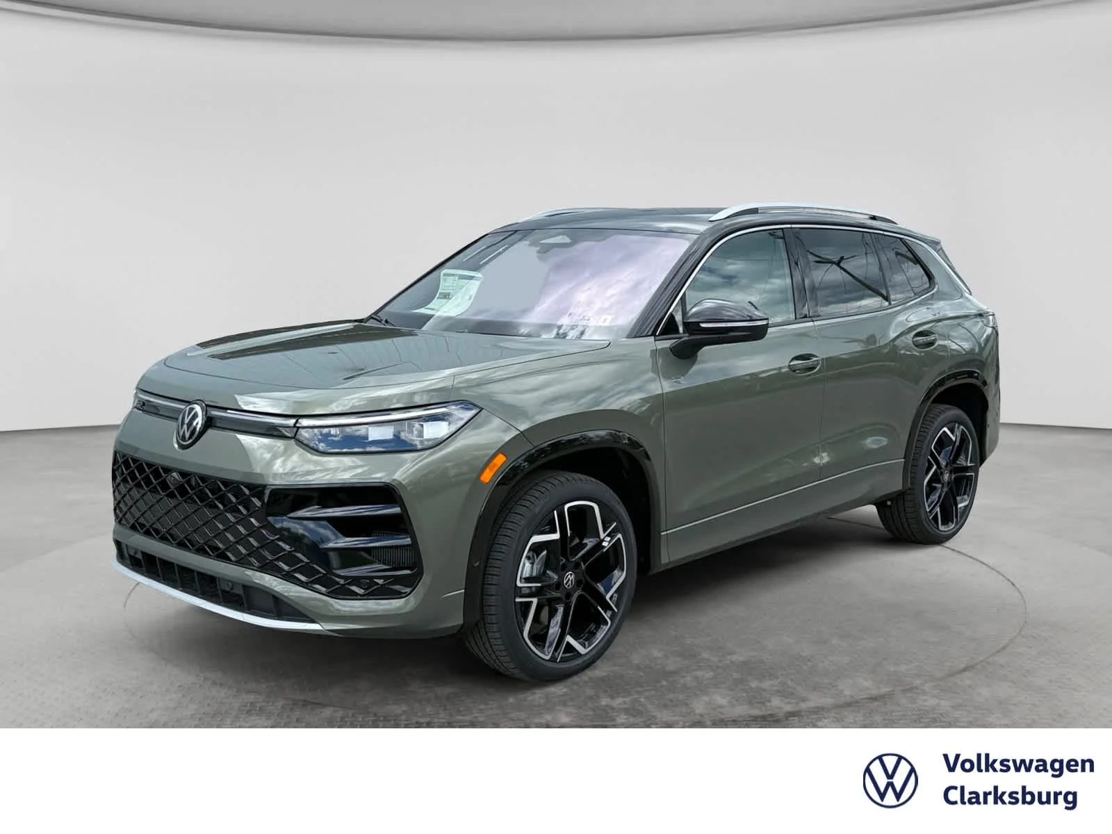 2026 Volkswagen Tiguan 2.0T SEL R-Line Turbo 4Motion's photo