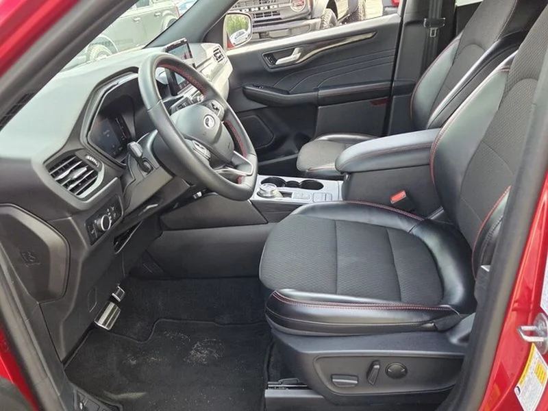 Used 2024 Rapid Red Metallic Tinted Clearcoat Ford ST-Line image 6