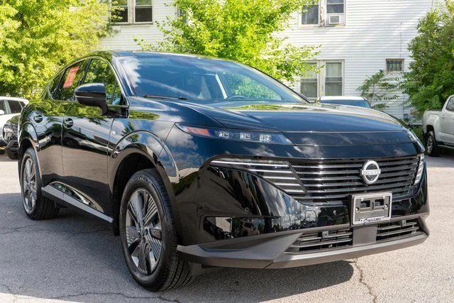 Certified Used 2026 Black Nissan SL image 5