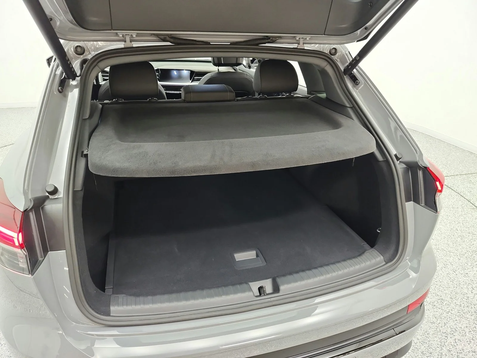 Used 2025 Pebble Gray Audi Premium Plus 55 quattro image 21