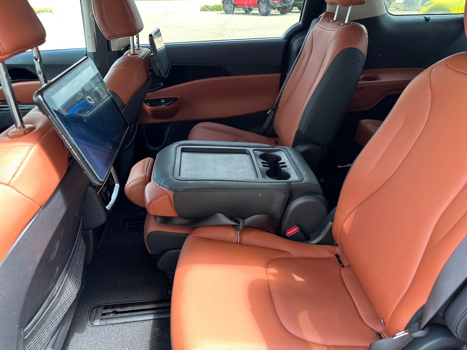 Used 2024 Metal Kia SX image 18
