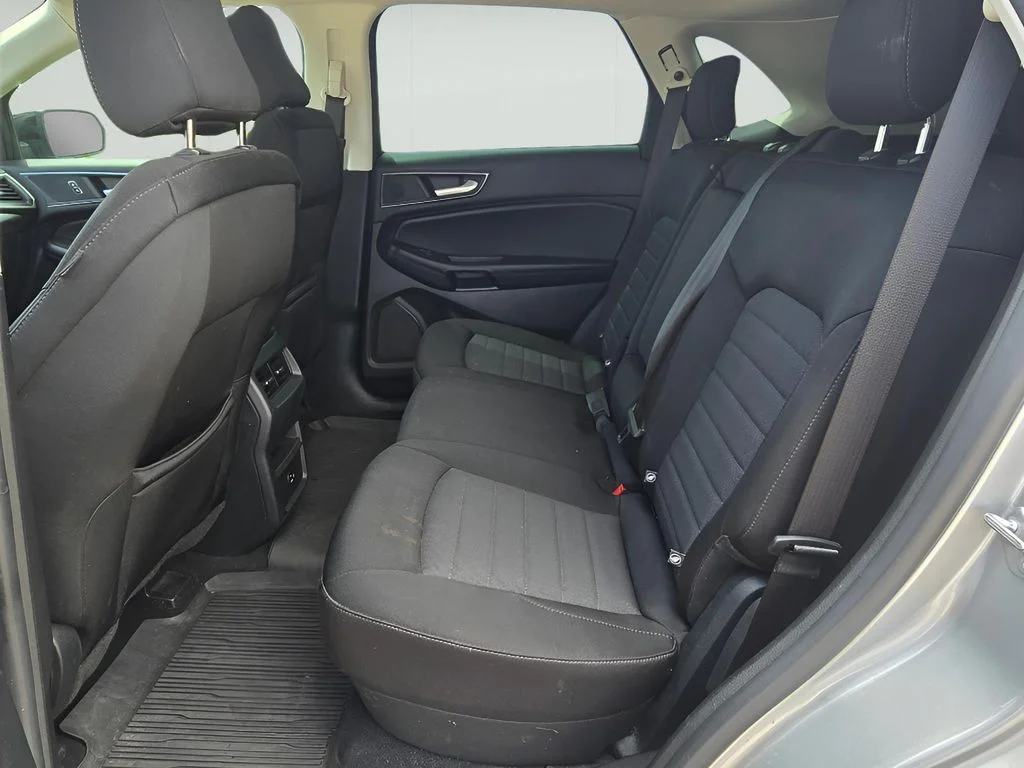 Used 2022 Iconic Silver Metallic Ford SE image 21