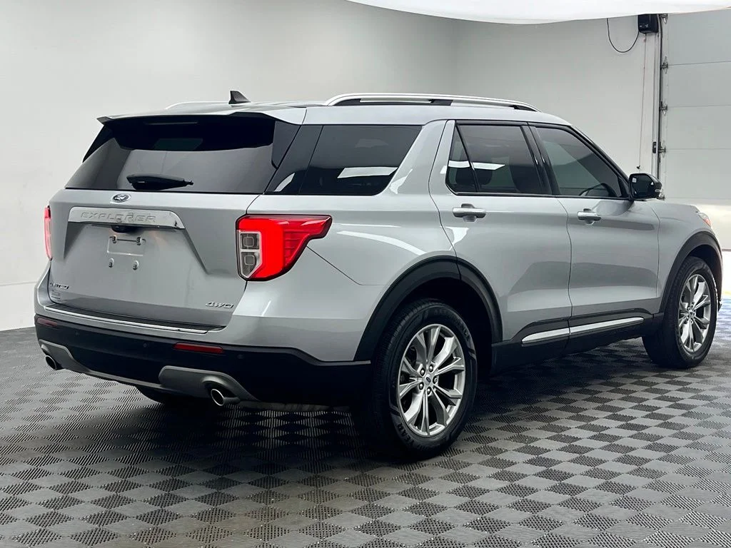Used 2022 Silver Ford Limited image 9