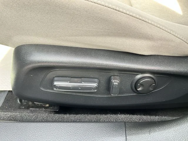 Used 2023  Honda EX image 22
