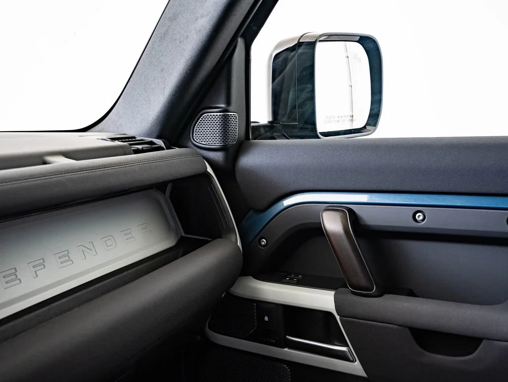Used 2023 Tasman Blue Metallic Land Rover S image 40