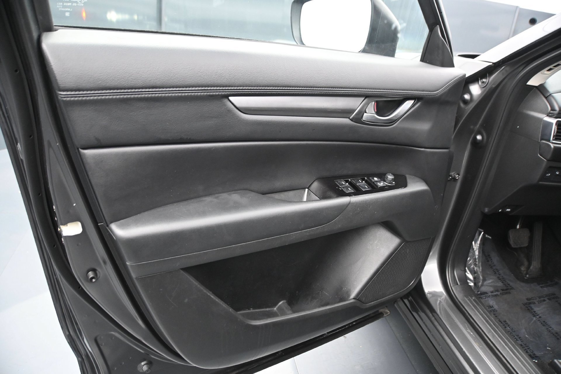 Used 2023 Machine Gray Metallic Mazda 2.5 S Preferred Package image 19