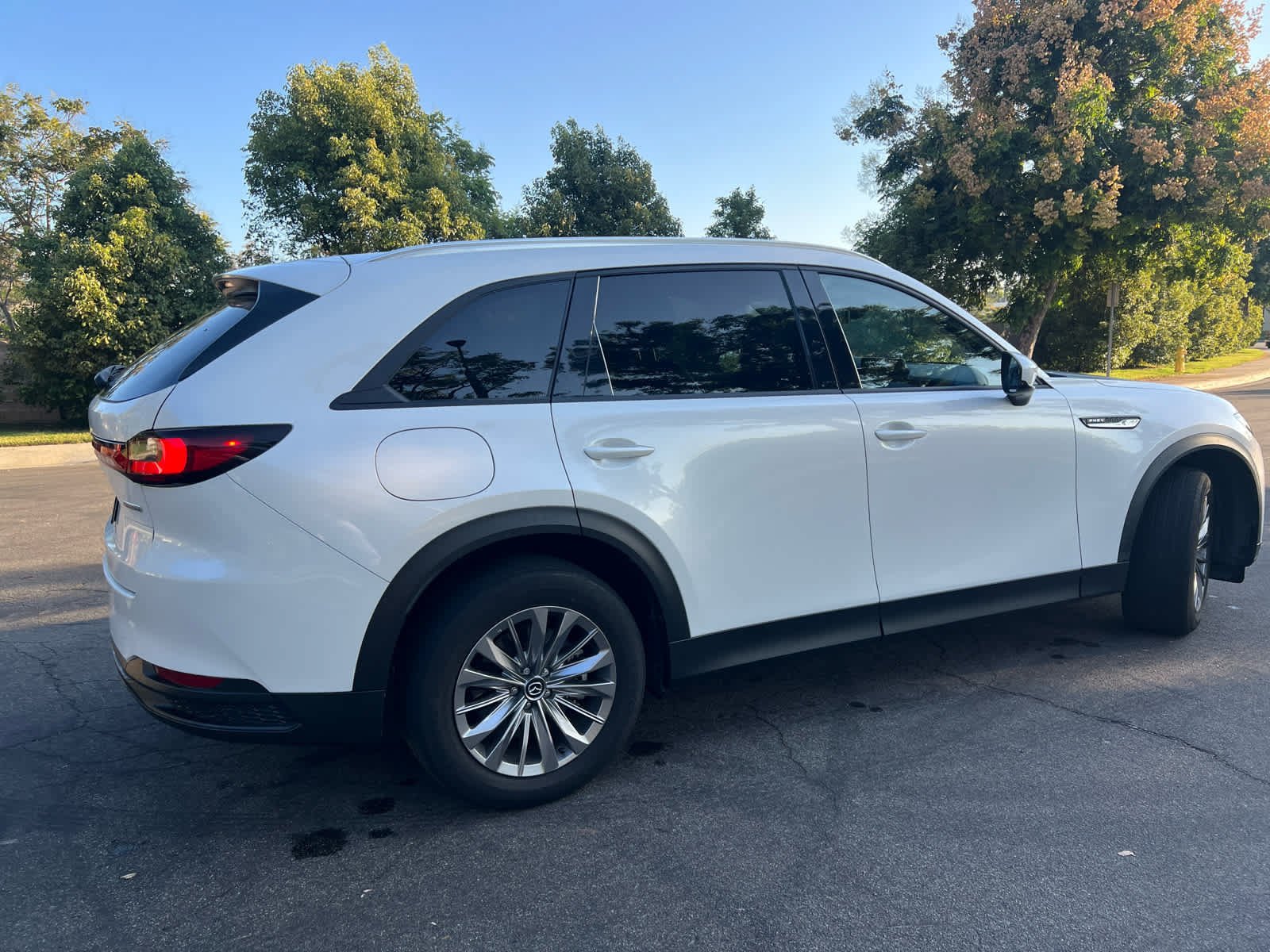 Used 2024 Rhodium White Premium Mazda Preferred image 8