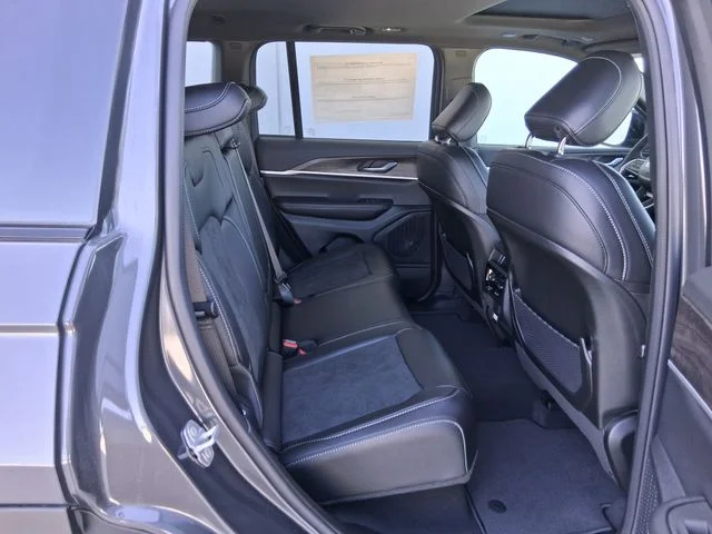 New 2026 Baltic Gray Metallic Clear-Coat Exterior Paint Jeep Altitude image 23