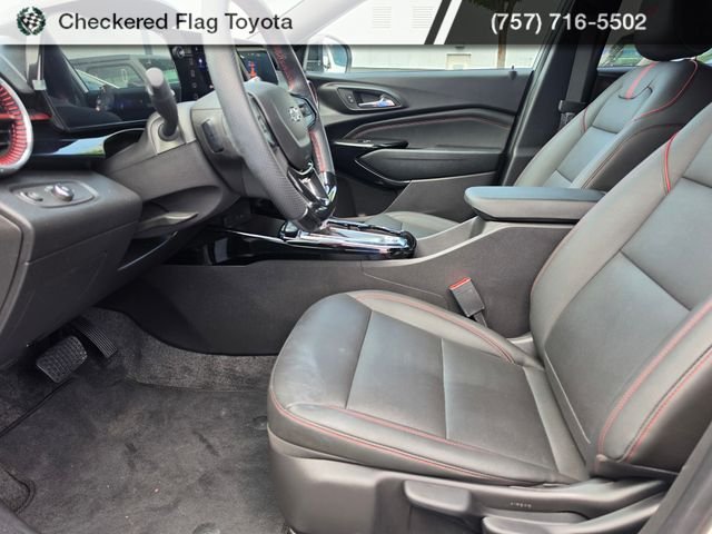 Used 2025 Summit White Chevrolet 2RS image 9
