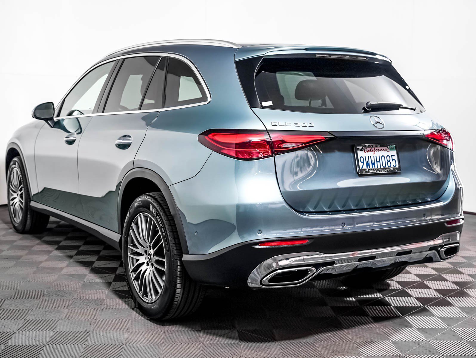 Certified Used 2026 Verde Silver Me Mercedes-Benz GLC 300 image 2