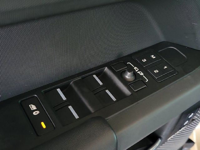 Used 2023 Gondwana Stone Metallic Land Rover X image 17