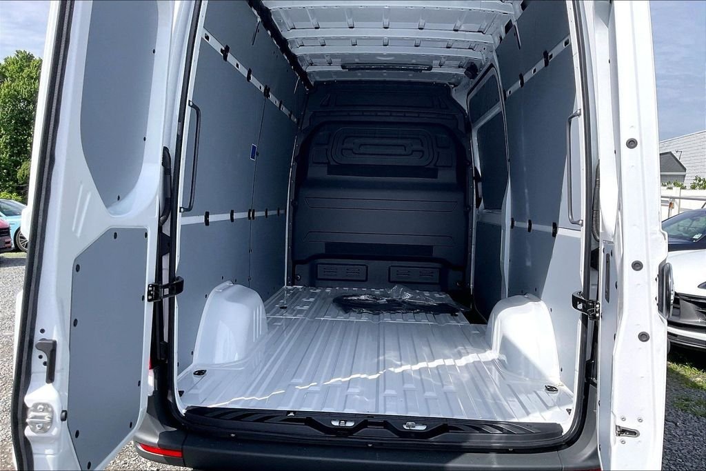 New 2026 Arctic White Mercedes-Benz Cargo 144 WB image 9