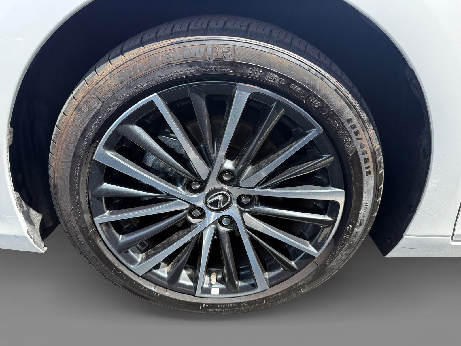 Used 2025 White Pearl Lexus 300h image 9