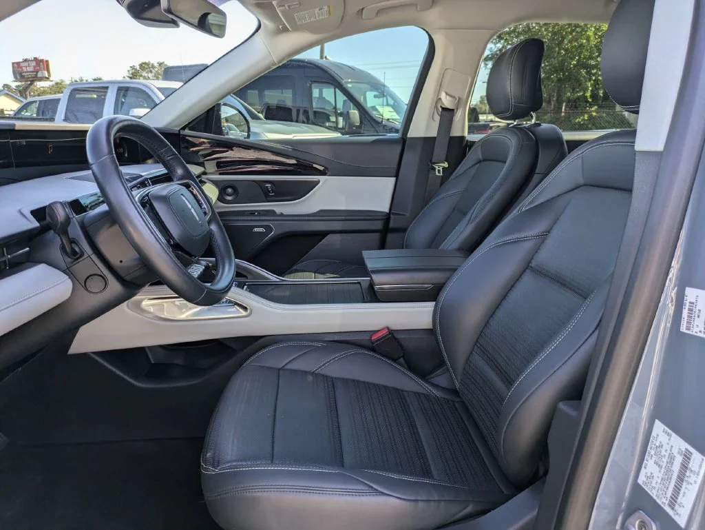 Used 2025 Blue Lincoln Reserve image 21