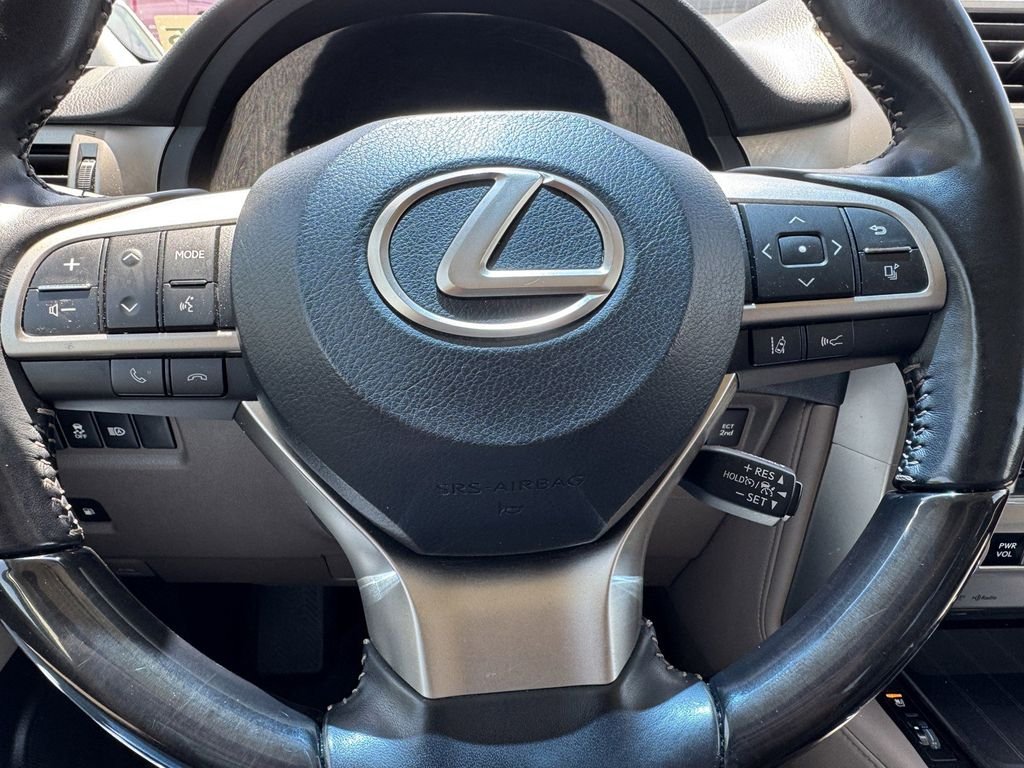 Used 2020 Pearl Lexus 460 image 22