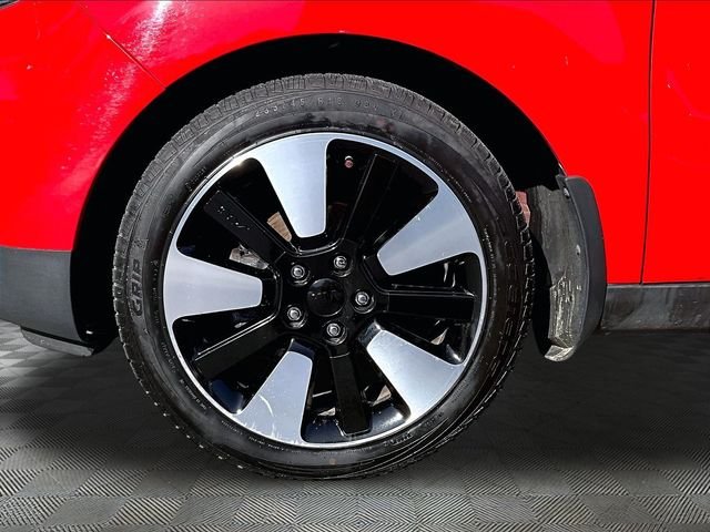 Used 2017 Red Kia Plus image 9