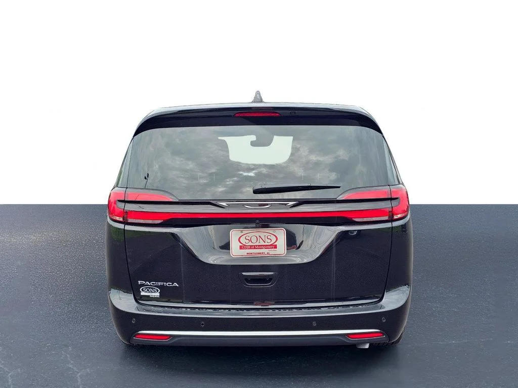 New 2027 Diamond Black Crystal Pearl-Coat Exterior Paint Chrysler Select image 10