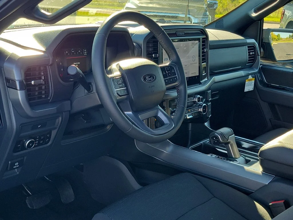 New 2026 Agate Black Metallic Ford XLT image 7