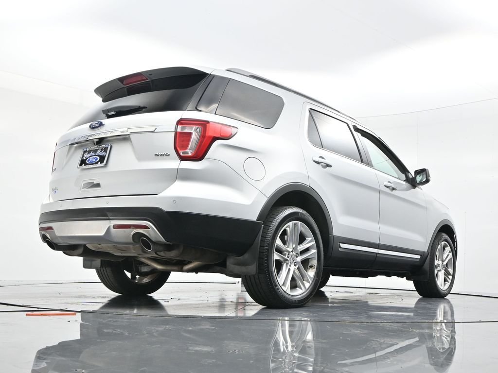 Used 2017 Ingot Silver Ford XLT image 49