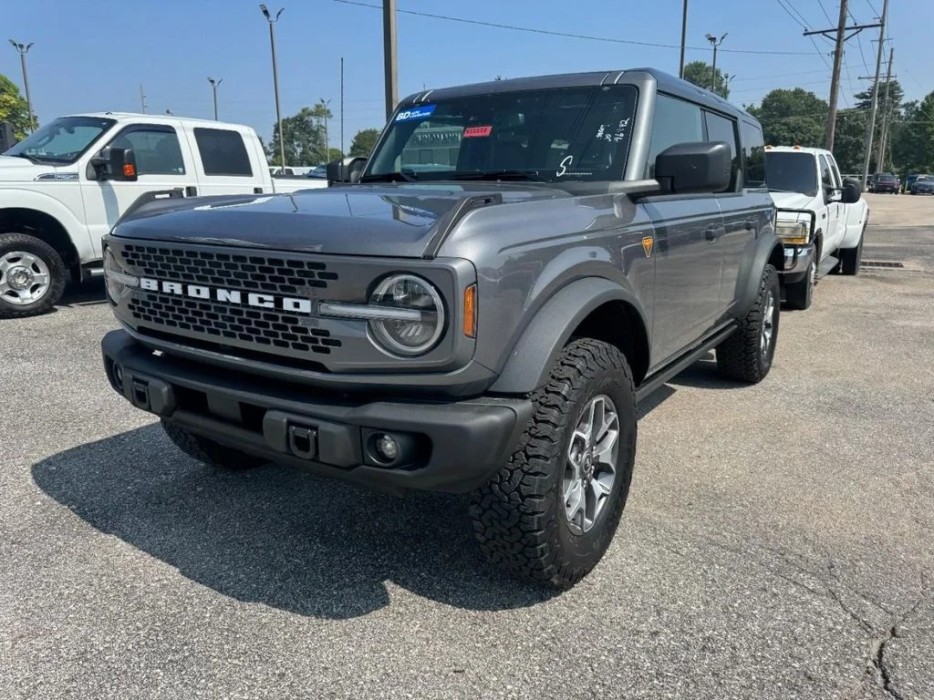 Used 2025 Carbonized Gray Metallic Ford Badlands image 6