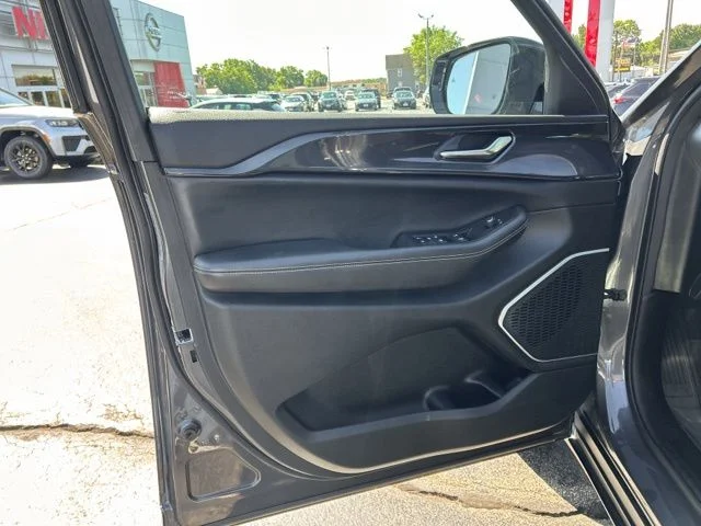 Used 2022 Gray Jeep Altitude image 24