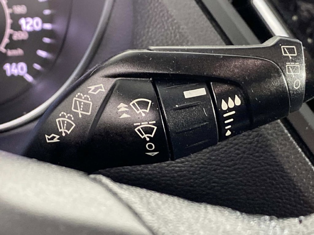 Used 2018 White Ford Titanium image 19