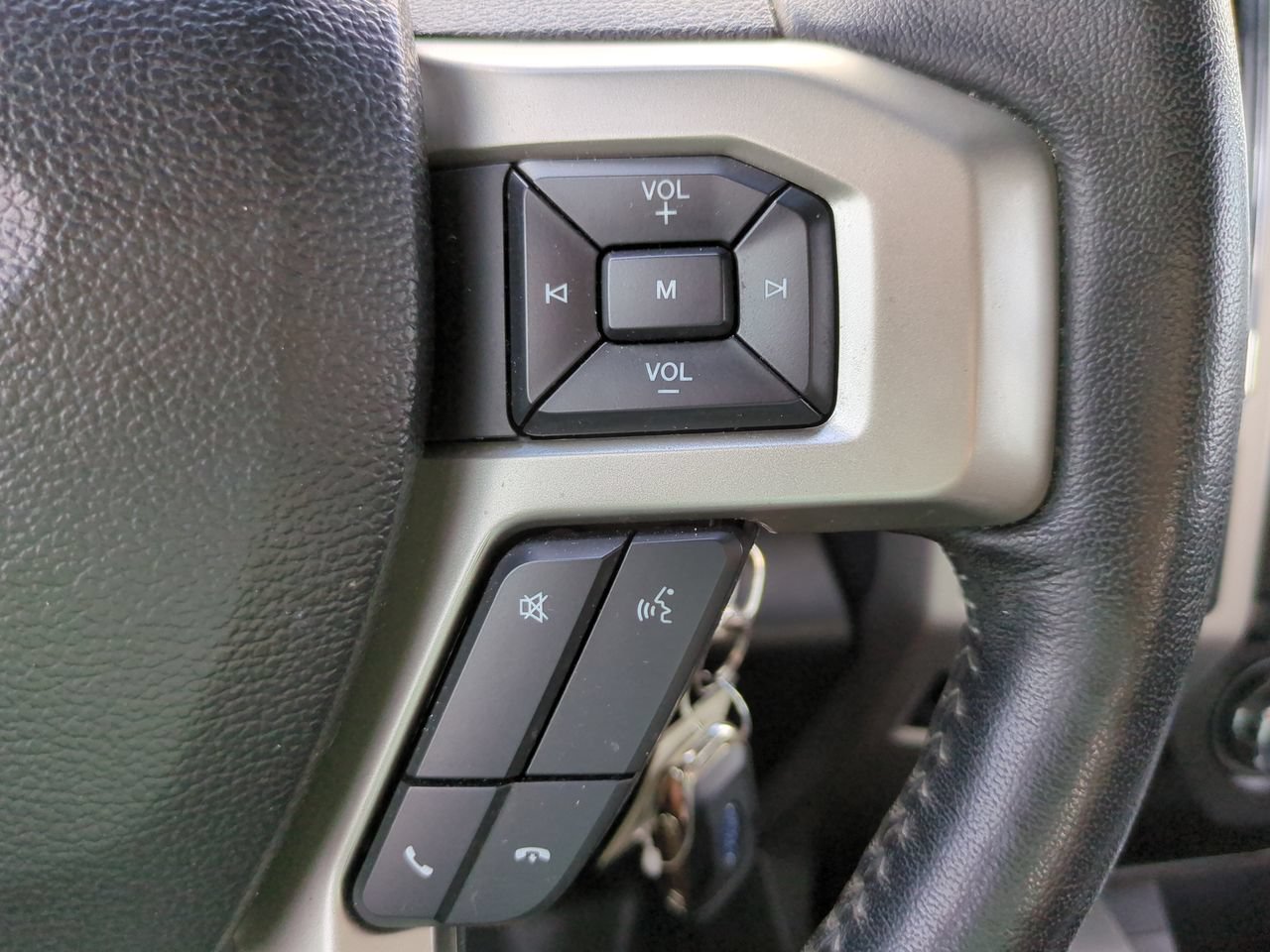 Used 2021  Ford  image 26