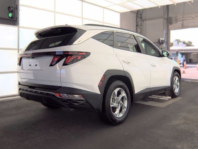 Used 2024 White Hyundai SEL image 5