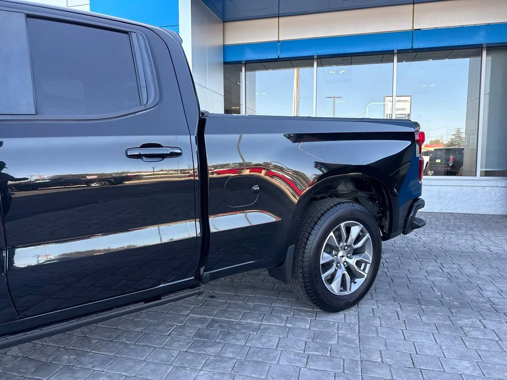Used 2021 BLACK Chevrolet RST image 6