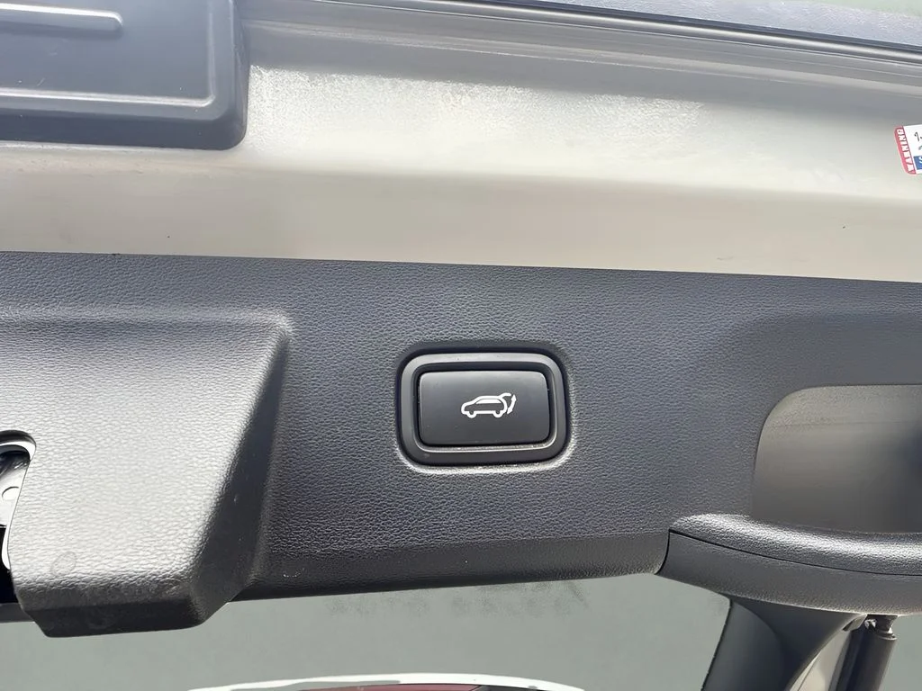 Used 2024 Silver Hyundai SEL image 26