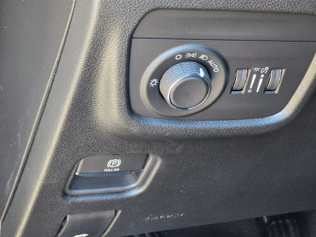 New 2027 Gray Jeep Laredo X image 33