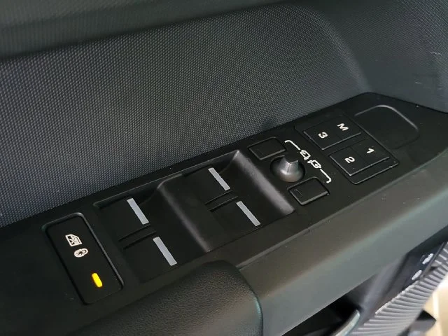 Used 2023 Gondwana Stone Metallic Land Rover X image 17