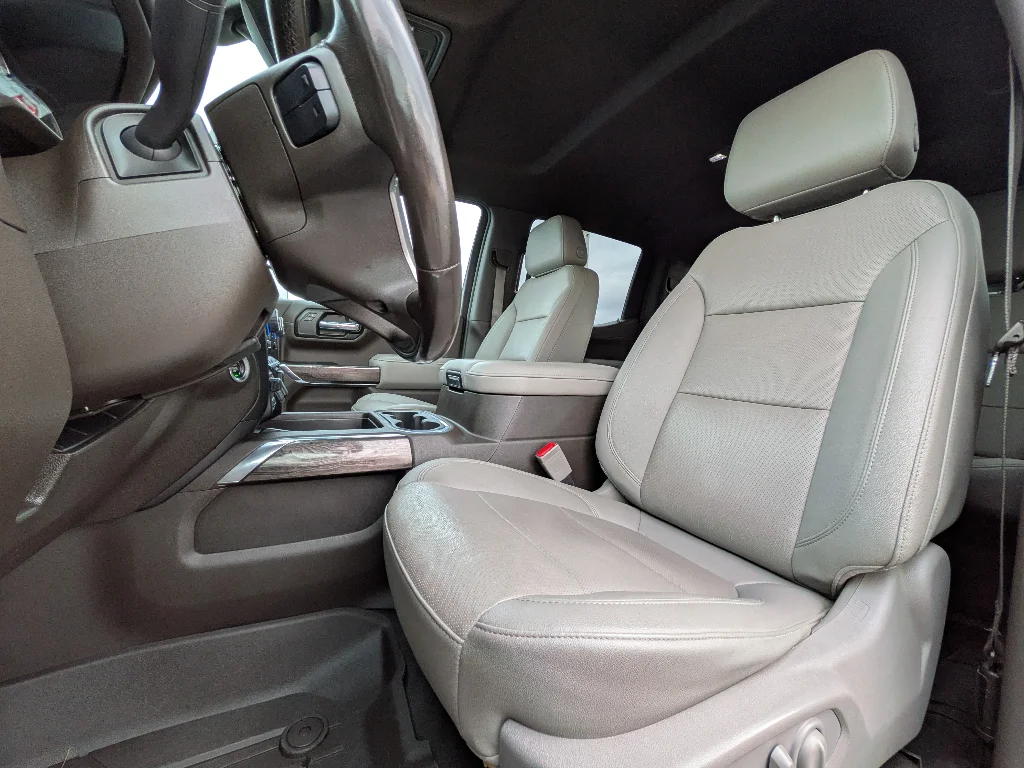 Used 2022 Summit White Chevrolet LTZ image 10