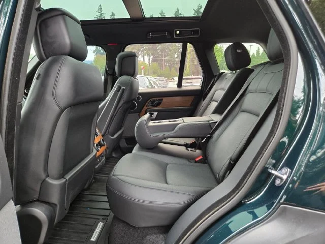 Used 2019 British Racing Green Land Rover 5.0L V8 Supercharged image 17