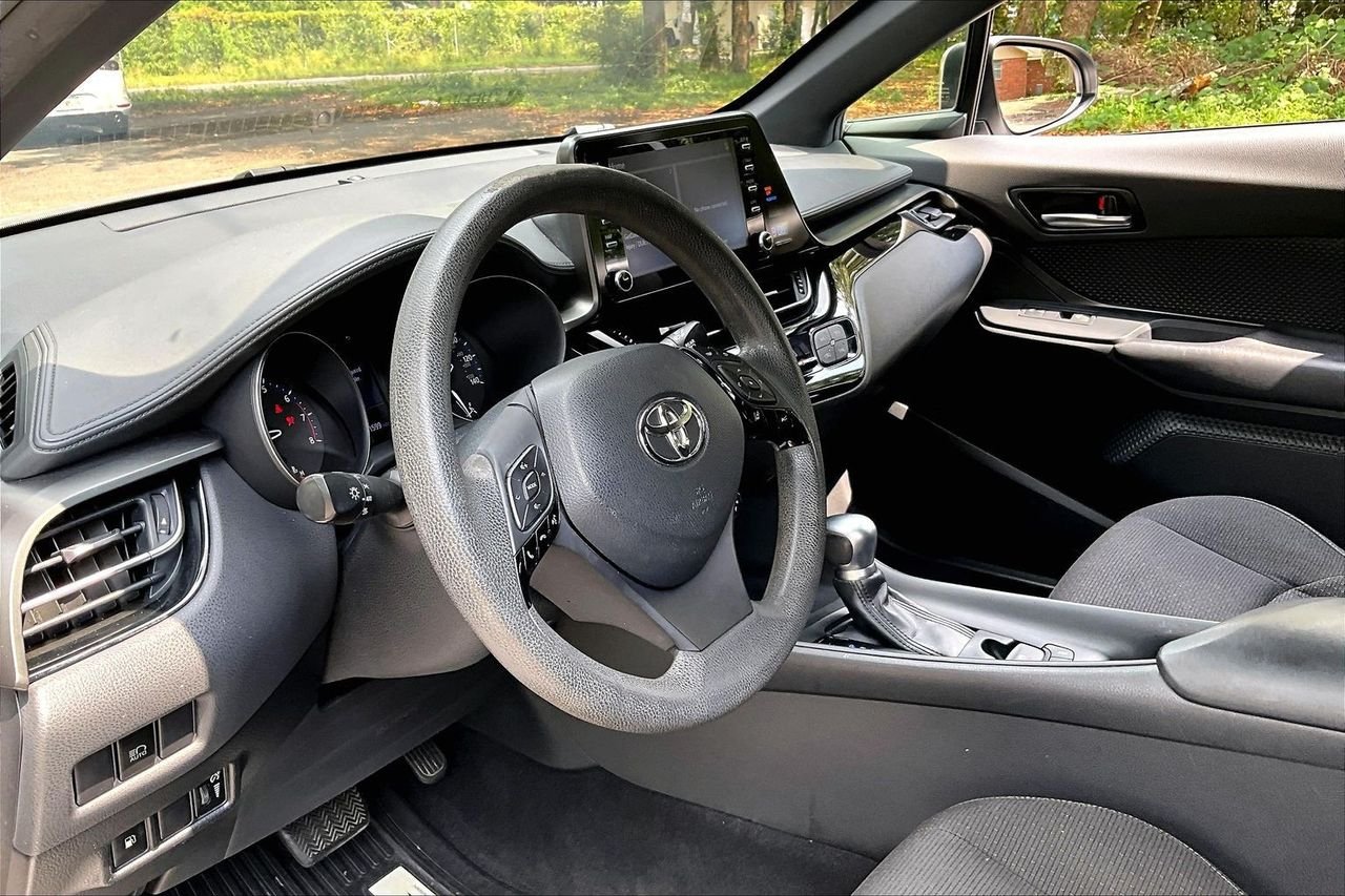 Used 2019 Silver Toyota LE image 14