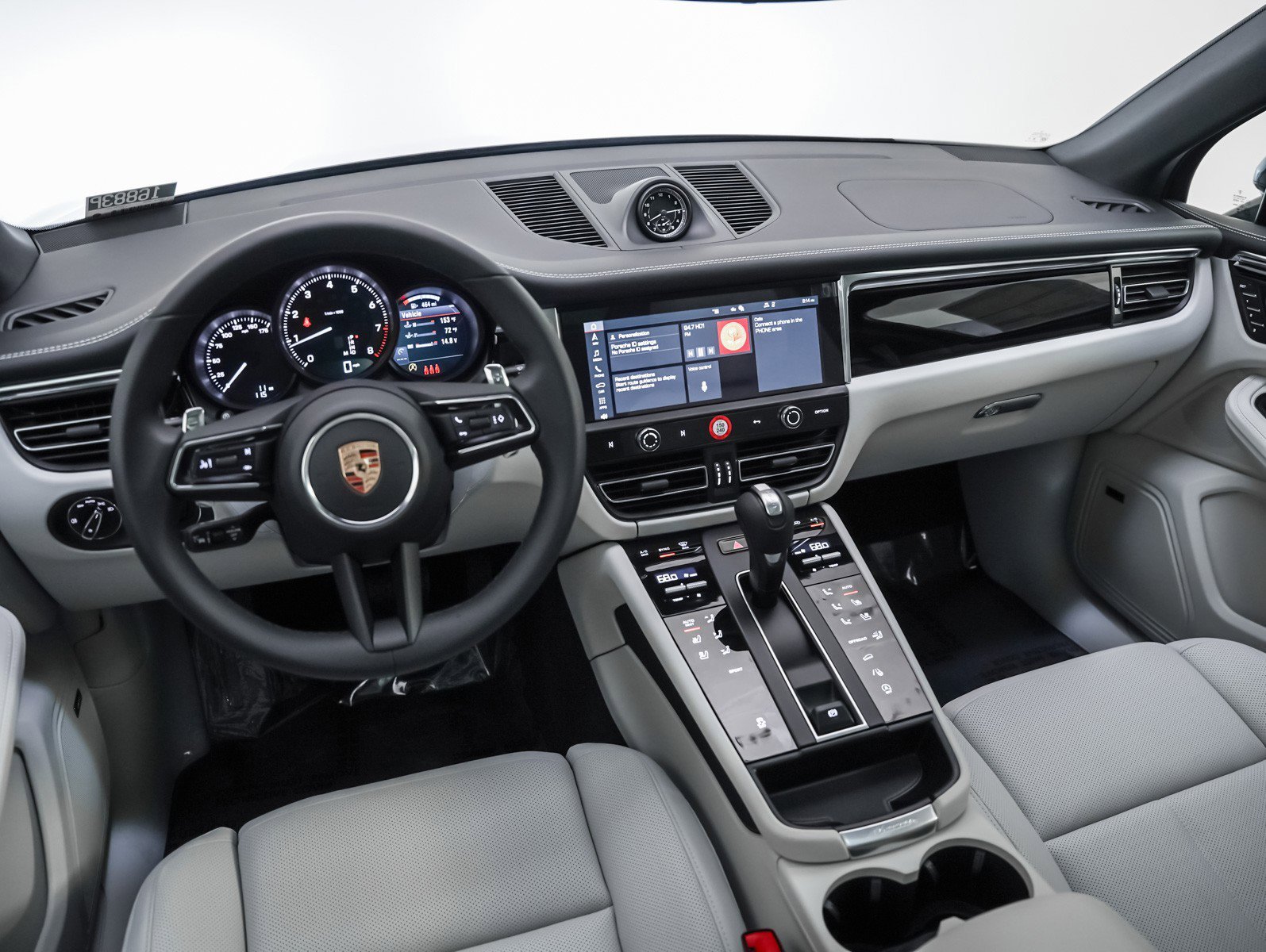 2026 Porsche Macan - Photo 19