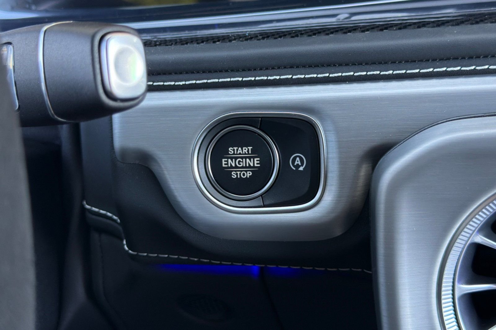 New 2027 MANUFAKTUR Moonlight White Metallic Mercedes-Benz G 63 AMG® image 21