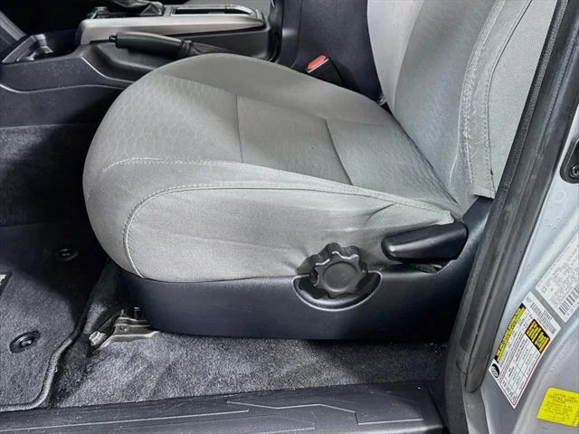 Certified Used 2017 SILVER ME Toyota  image 17