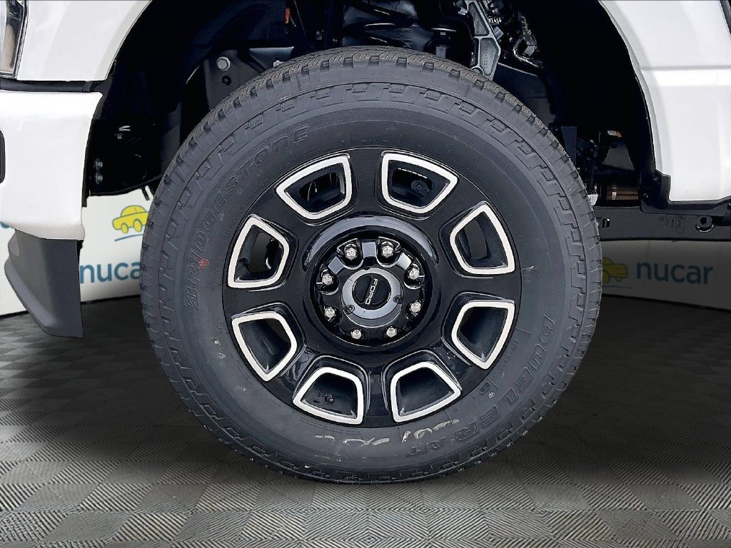 New 2027 Star White Metallic Tri-Coat Ford Platinum image 8