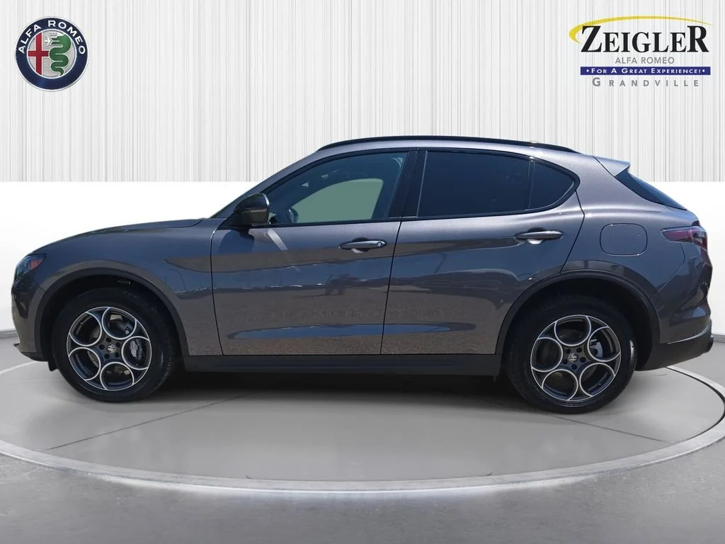 2026 Alfa Romeo Stelvio Base - Photo 8