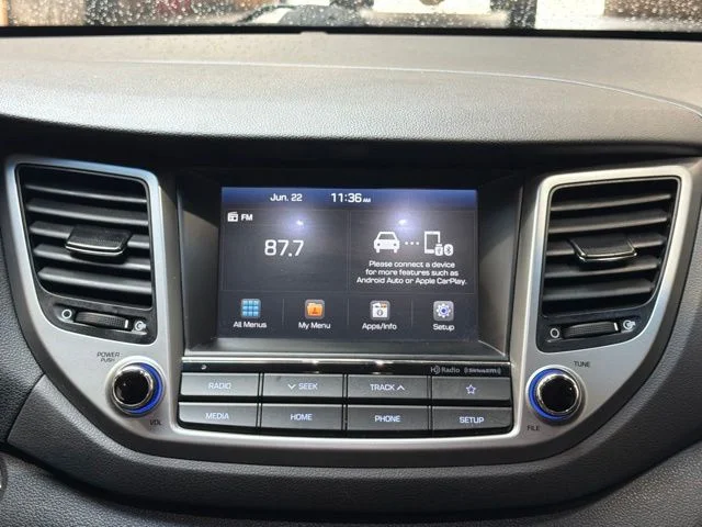 Used 2018 Coliseum Gray Hyundai Value image 13