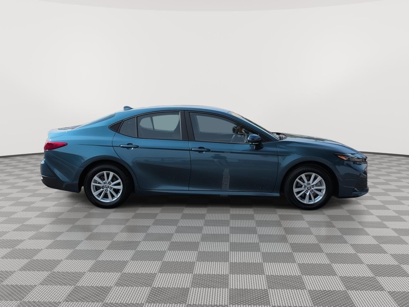Used 2025 Ocean Gem Toyota LE image 14