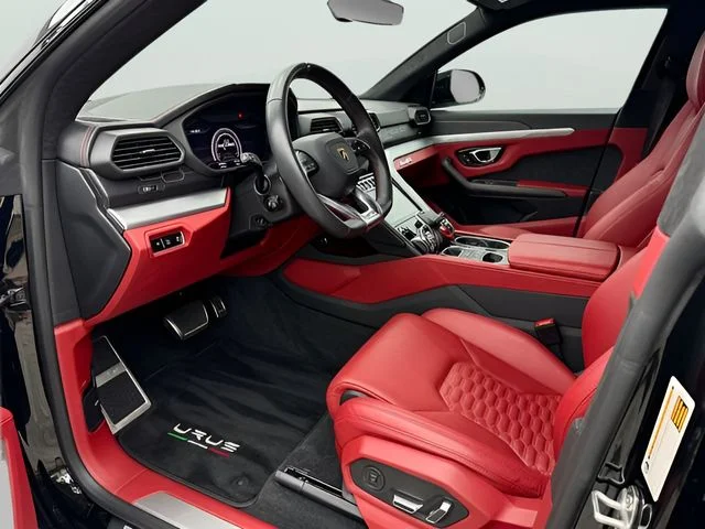 Used 2021 Black Lamborghini Base image 9
