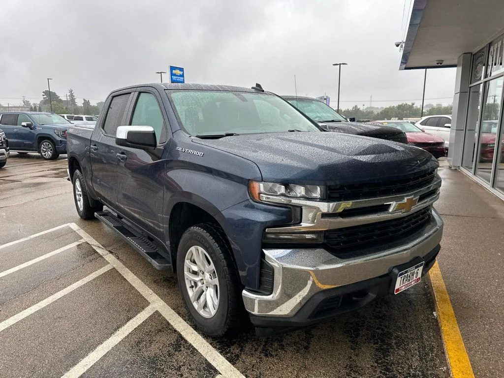 Used 2020 Blue Chevrolet LT image 6