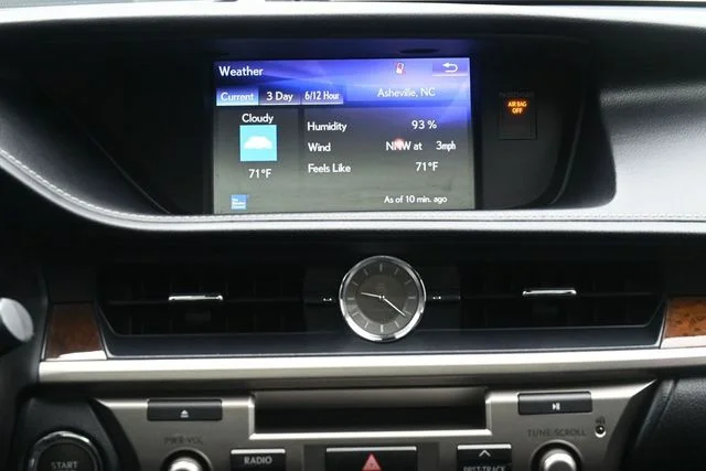 Used 2017 White Lexus 350 image 20
