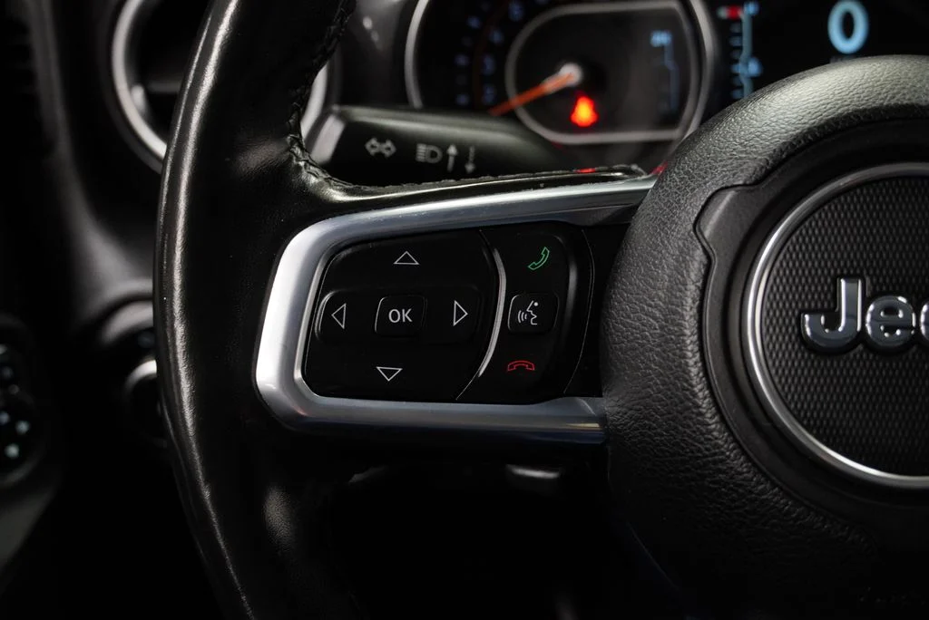 Used 2021 Gray Jeep Unlimited Sahara Altitude image 39