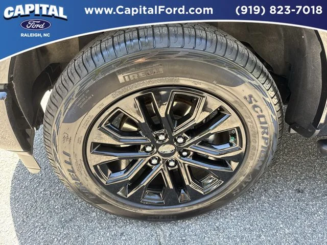 Used 2023 Black Ford XLT image 13